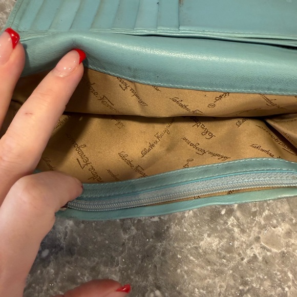 Salvatore Ferragamo Aqua Leather Wallet - Picture 4 of 4